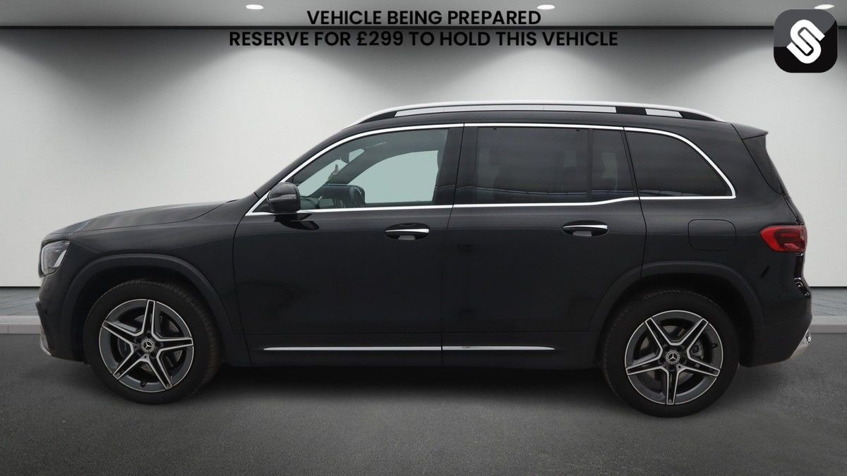 Mercedes-Benz GLB Image 6