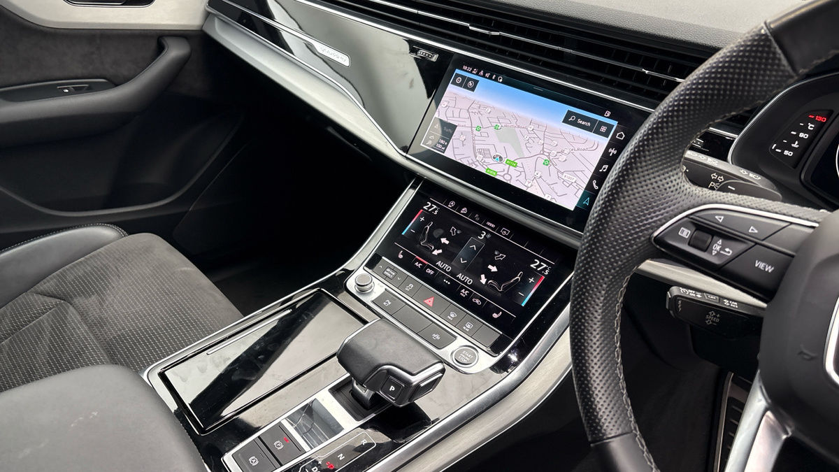 Audi Q7 Image 18