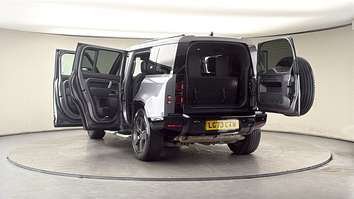 More views of Land Rover Defender 110