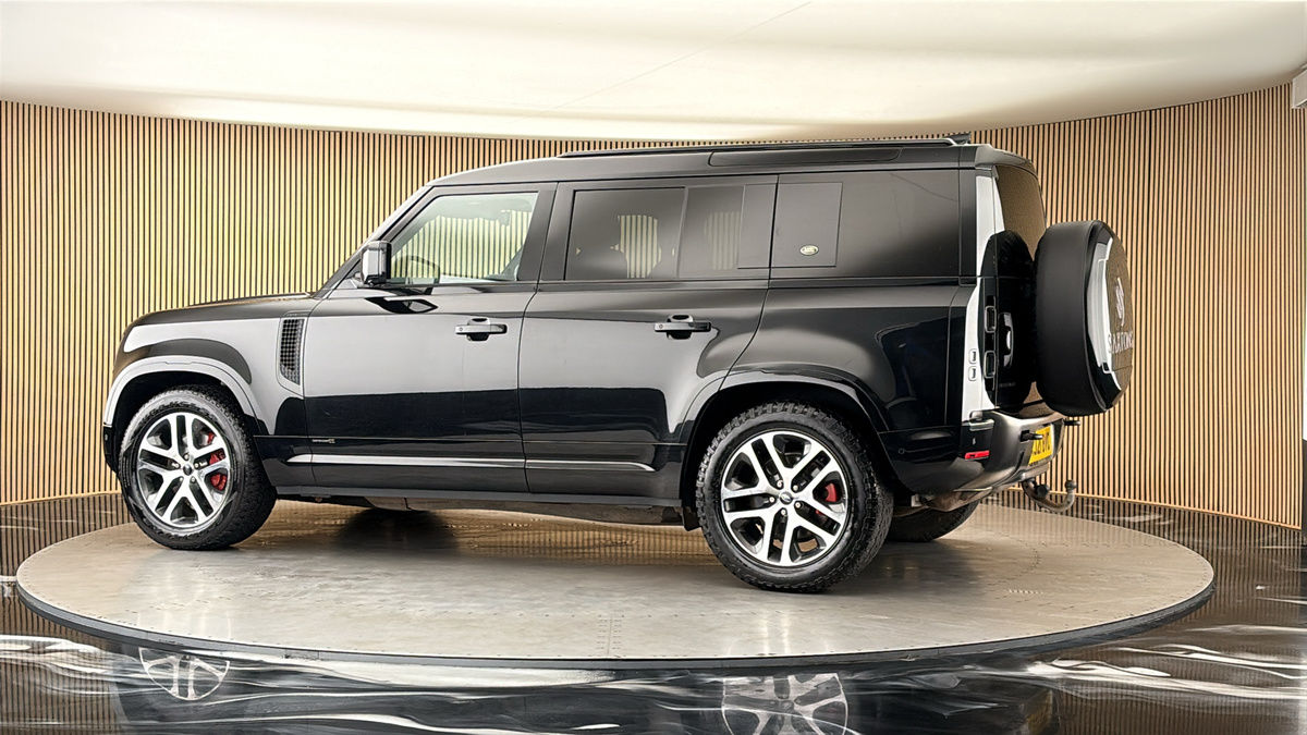 More views of Land Rover Defender 110