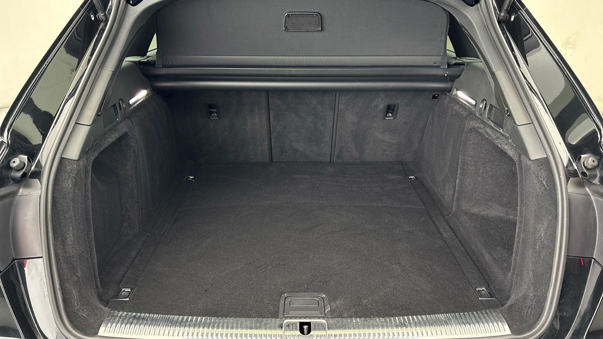 Audi RS4 Avant Image 11