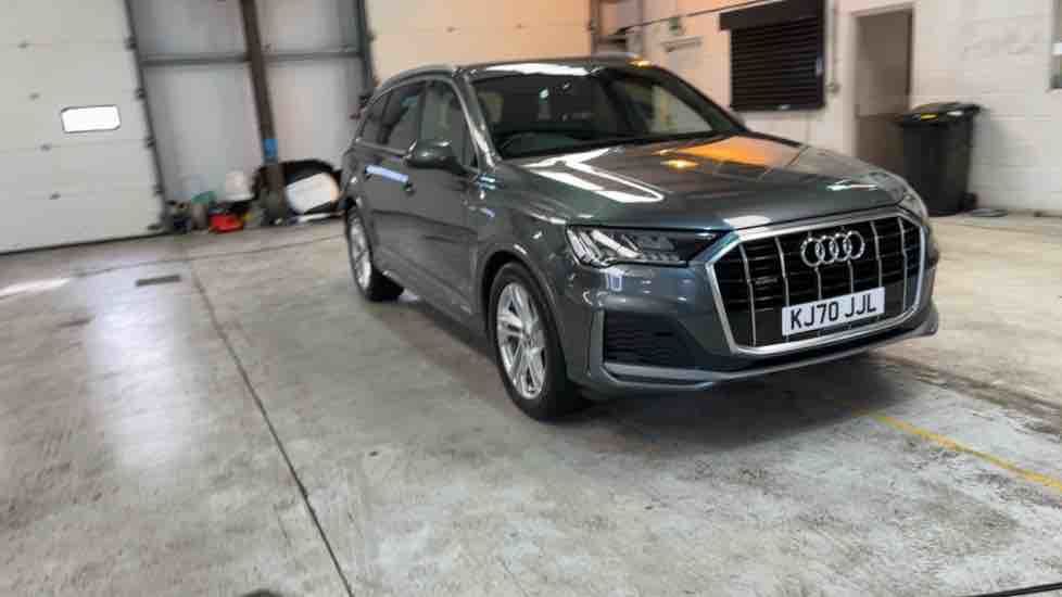 More views of Audi Q7