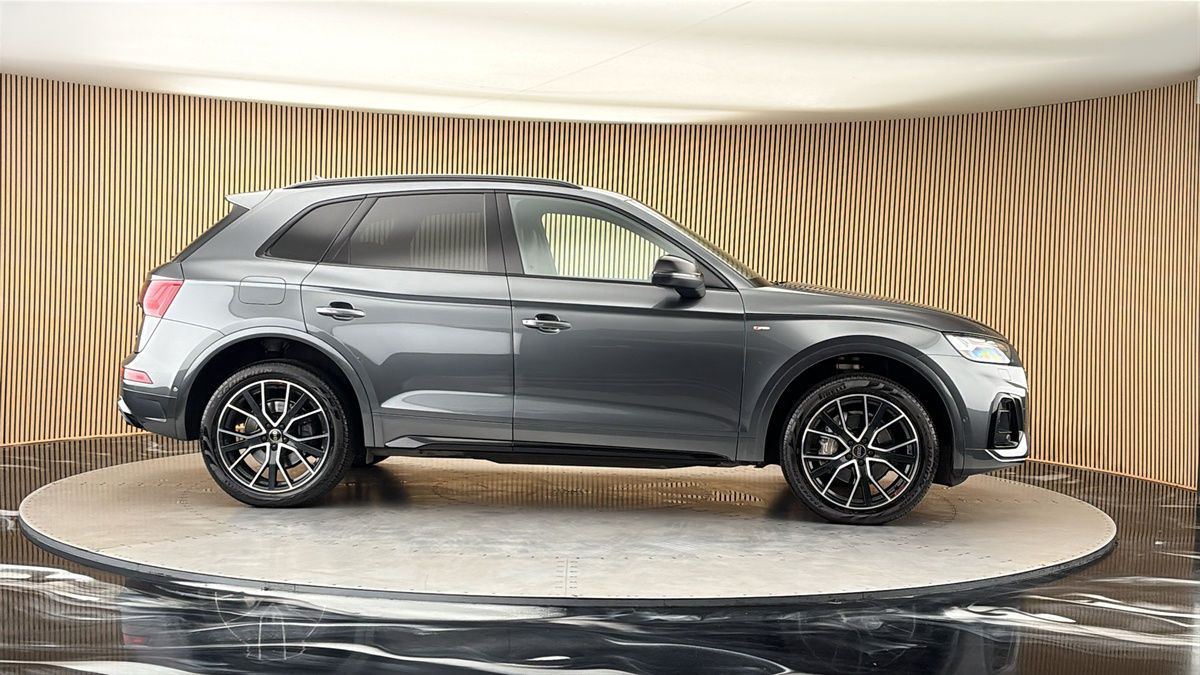 More views of Audi Q5