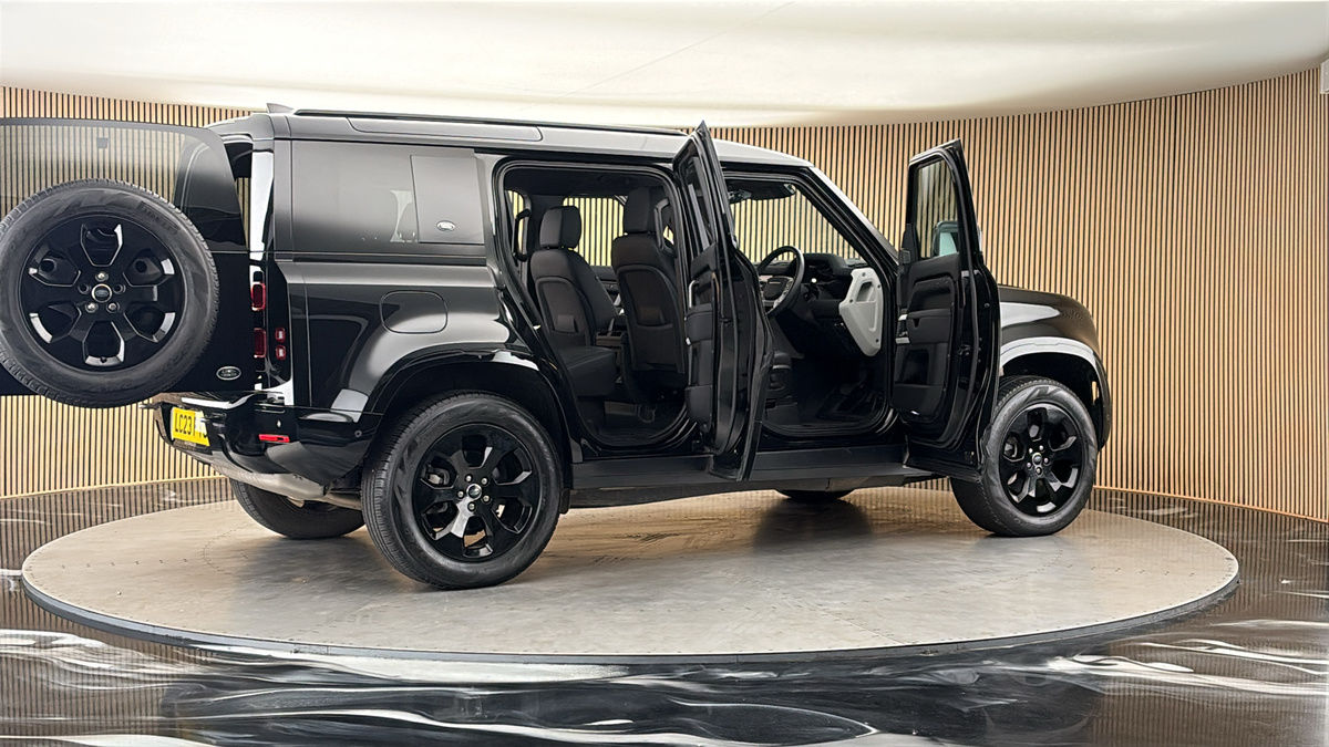 More views of Land Rover Defender 110
