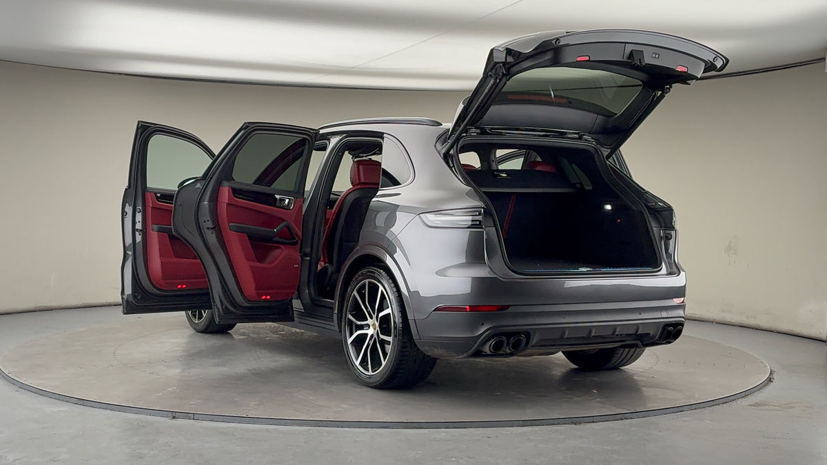 Porsche Cayenne Image 23