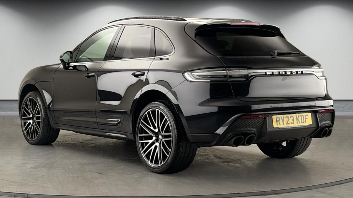 Porsche Macan Image 2