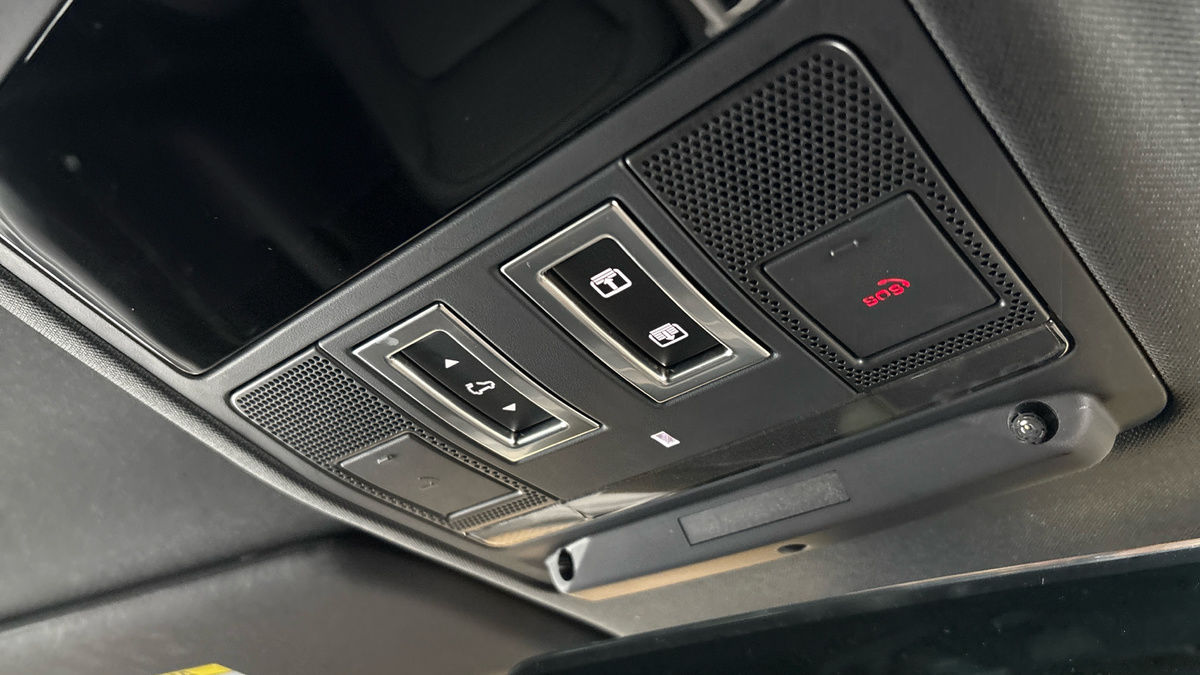 Land Rover Defender 110 Urban Image 29