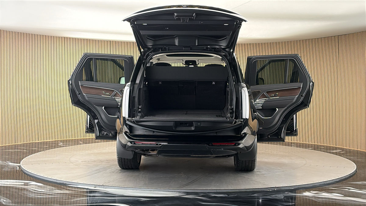 More views of Land Rover Range Rover
