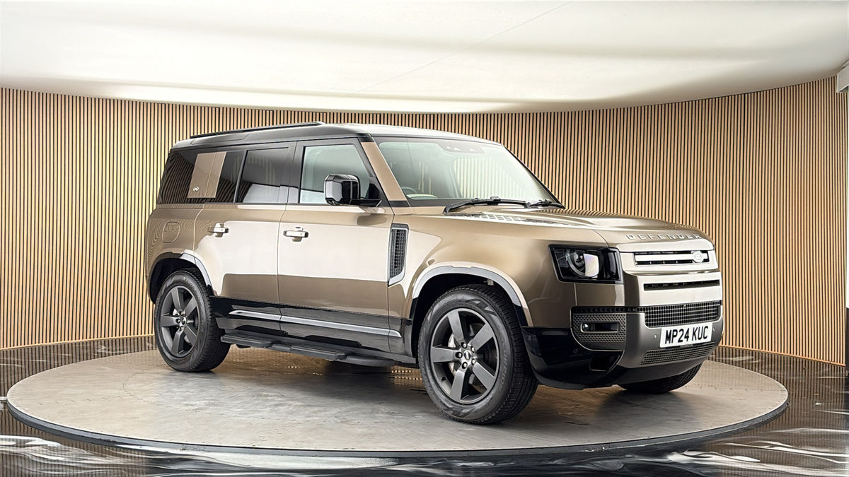 More views of Land Rover Defender 110