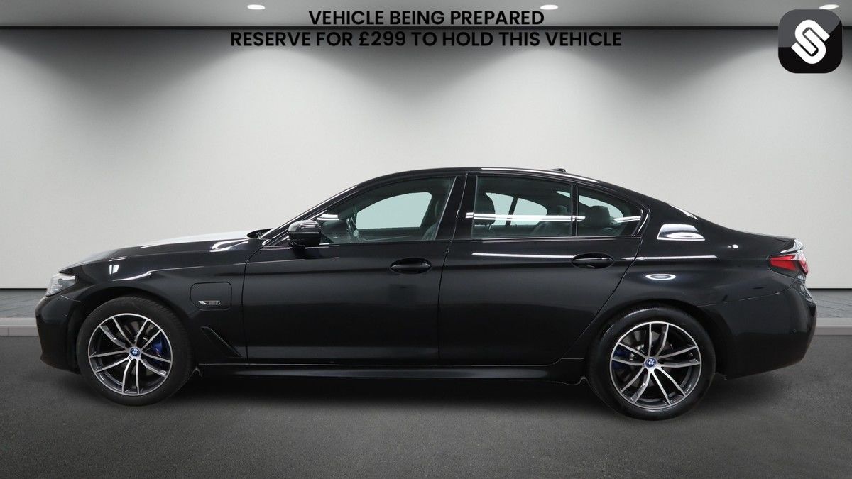 BMW 5 Series Image 6