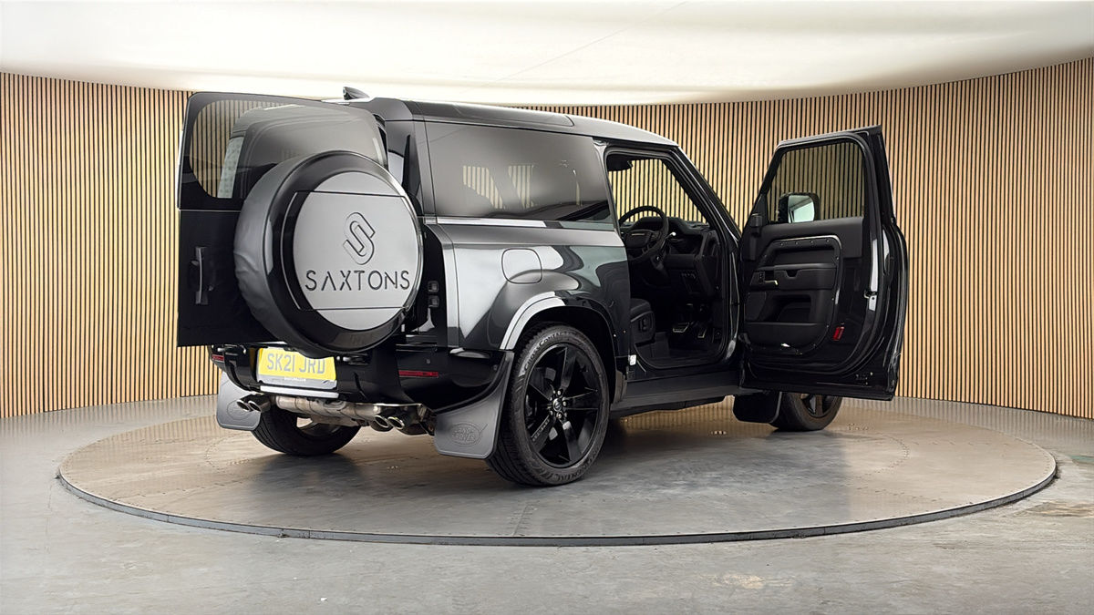 More views of Land Rover Defender 90