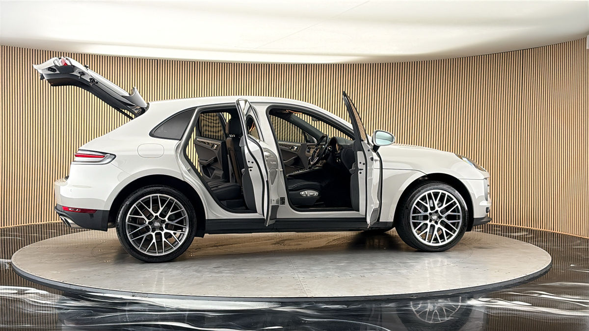 More views of Porsche Macan