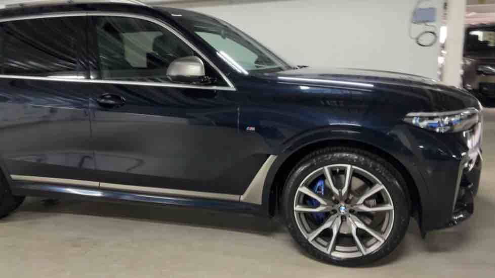 More views of BMW X7