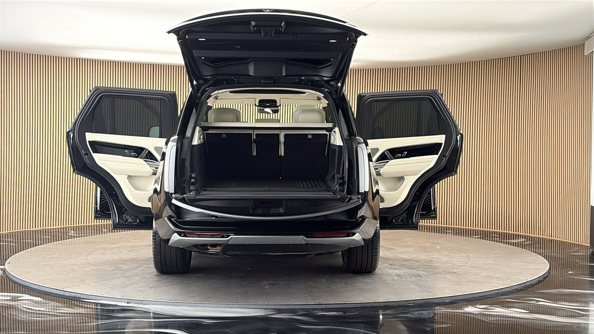 More views of Land Rover Range Rover