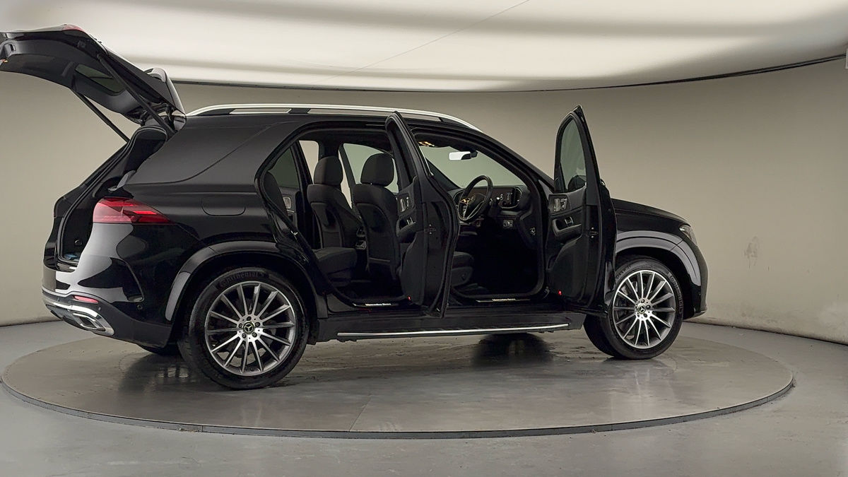 More views of Mercedes-Benz GLE