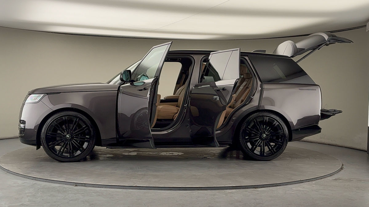 More views of Land Rover Range Rover