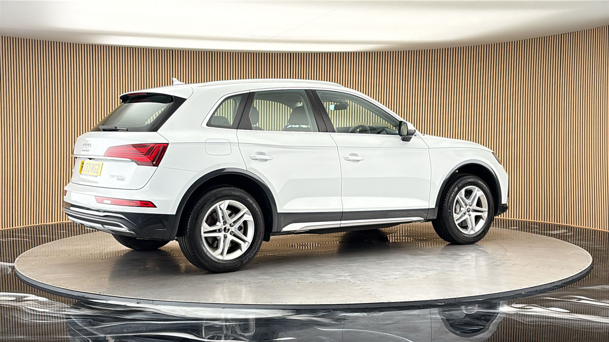 More views of Audi Q5