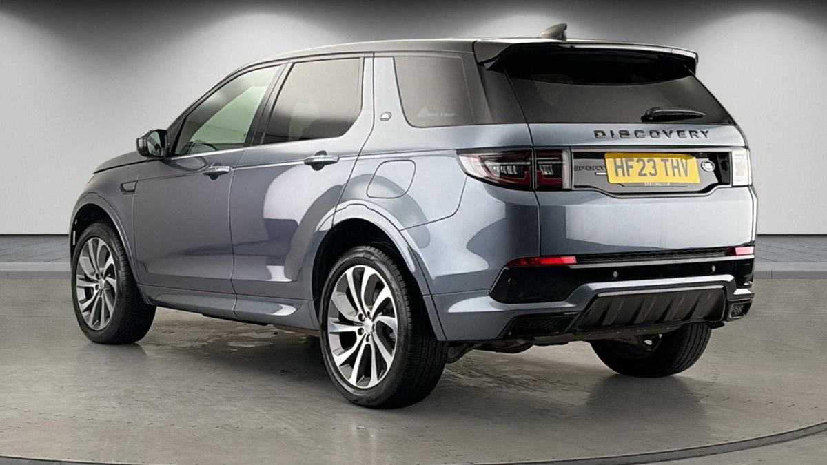 Land Rover Discovery Sport Image 2