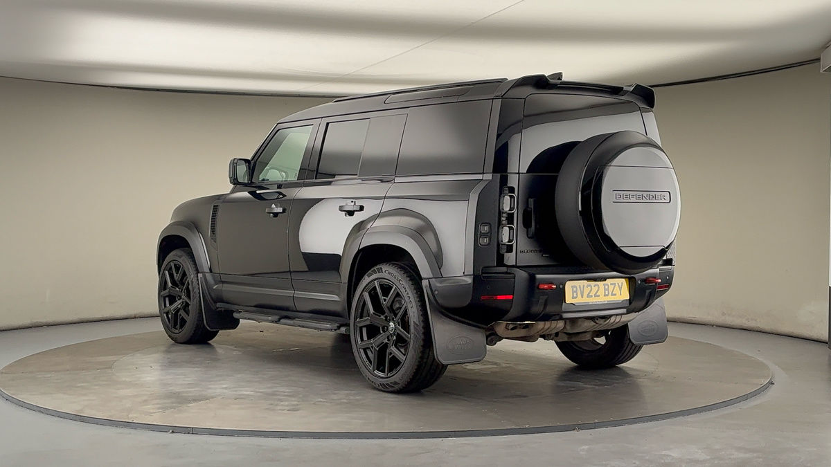 Land Rover Defender 110 Image 2