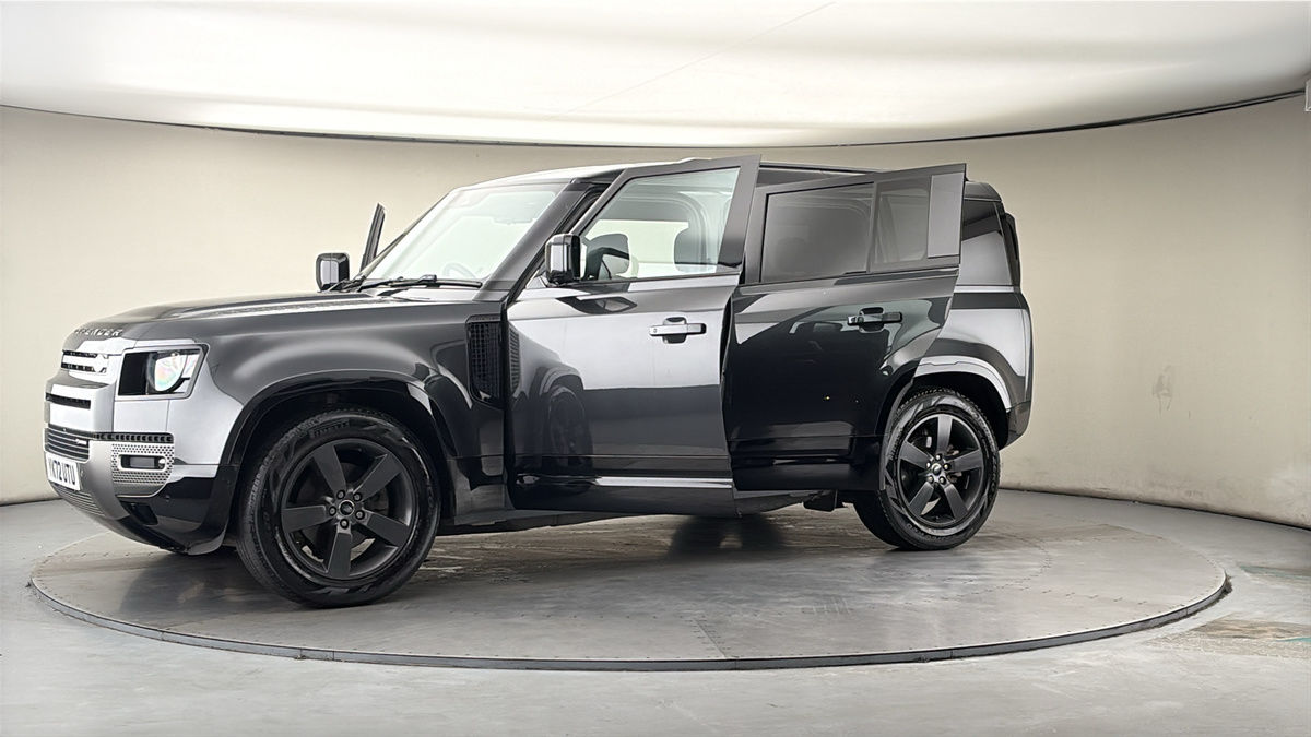 More views of Land Rover Defender 110