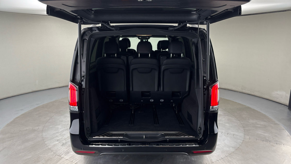 Mercedes-Benz V Class Image 11