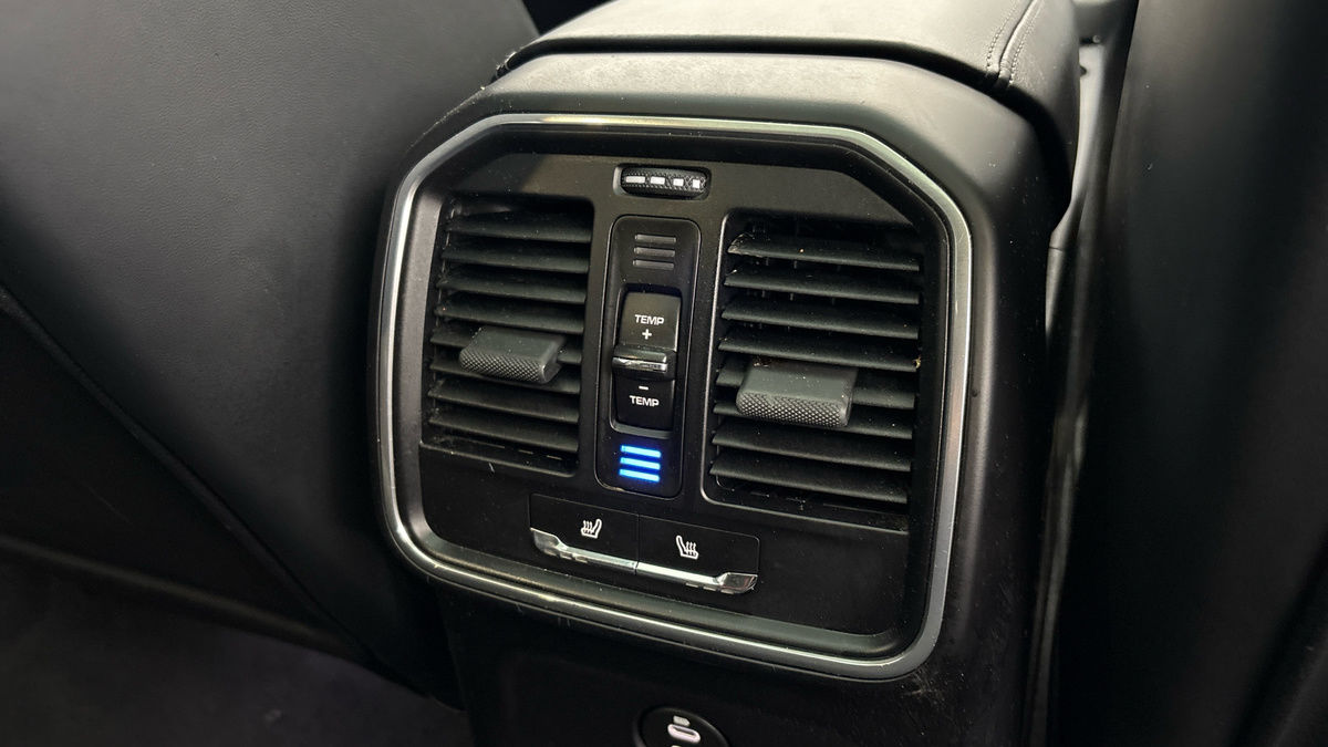 Porsche Macan Image 26