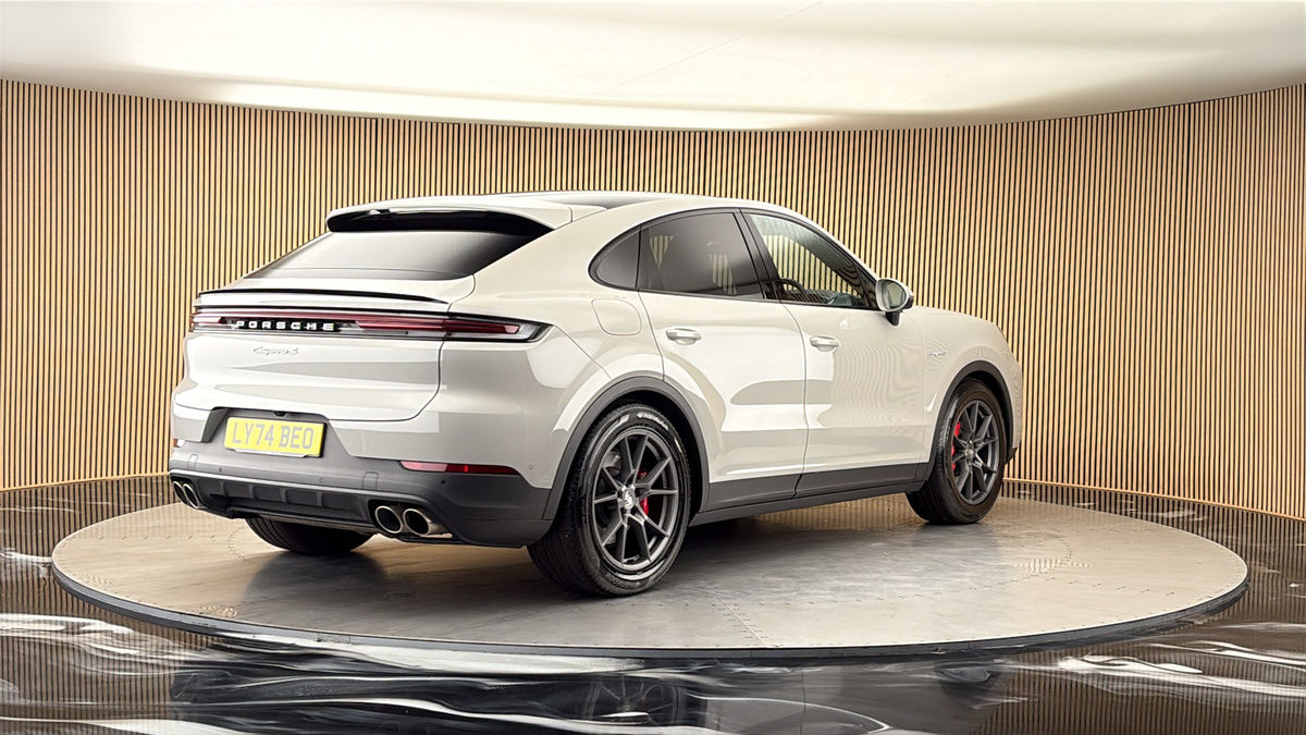 More views of Porsche Cayenne