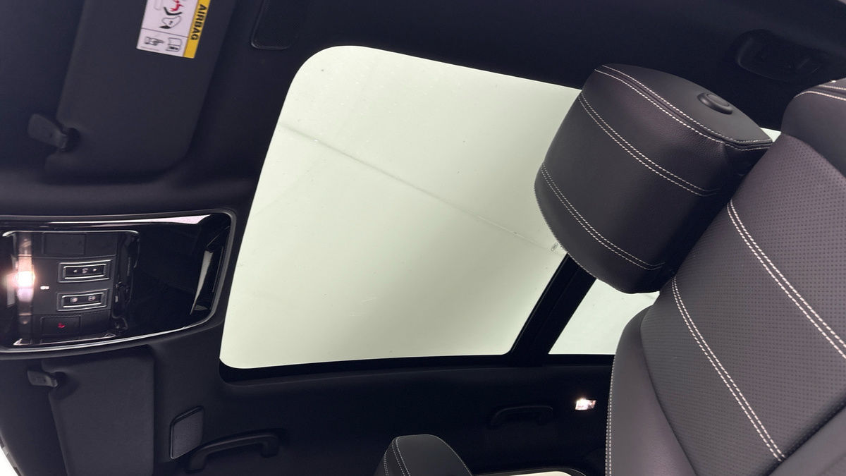 Land Rover Range Rover Velar Image 6