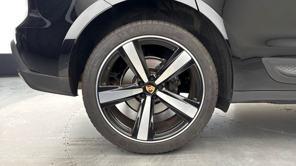 Porsche Macan Image 10