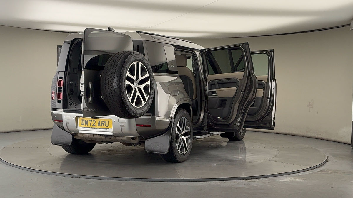 More views of Land Rover Defender 110