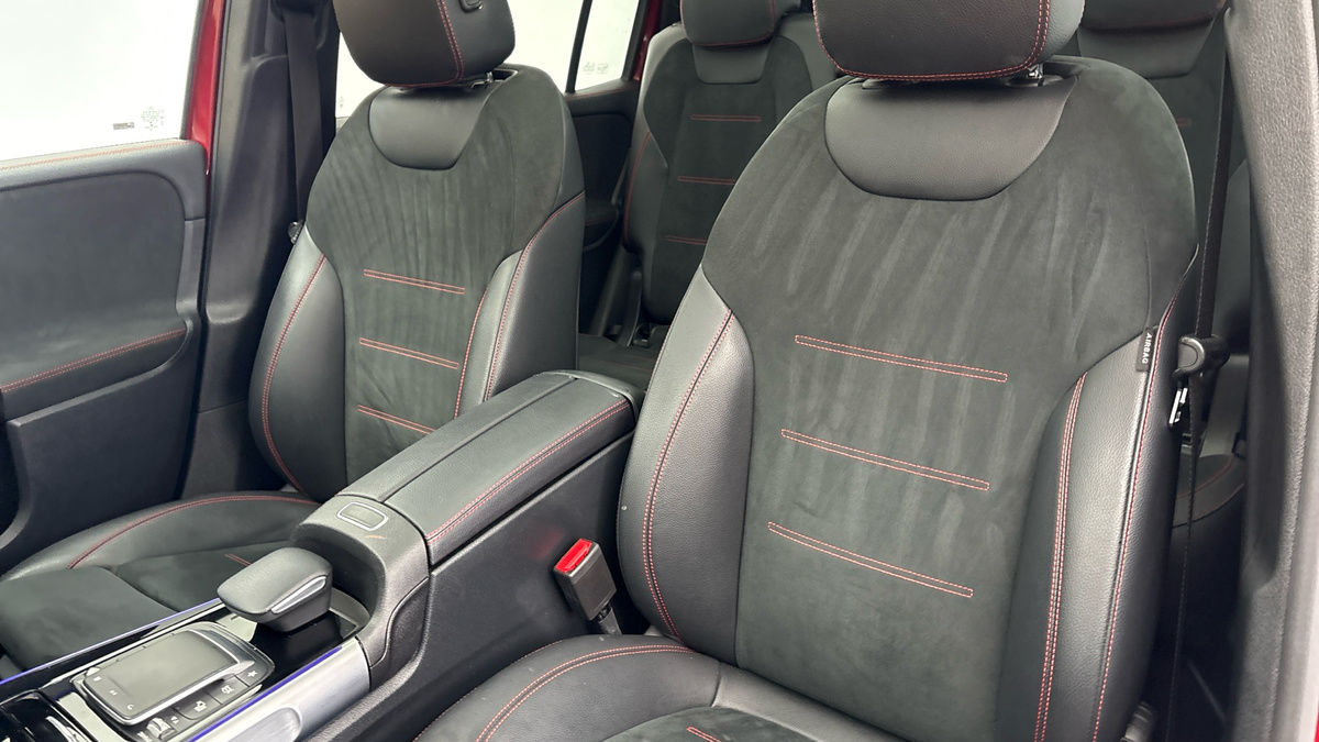 Mercedes-Benz GLB Image 7