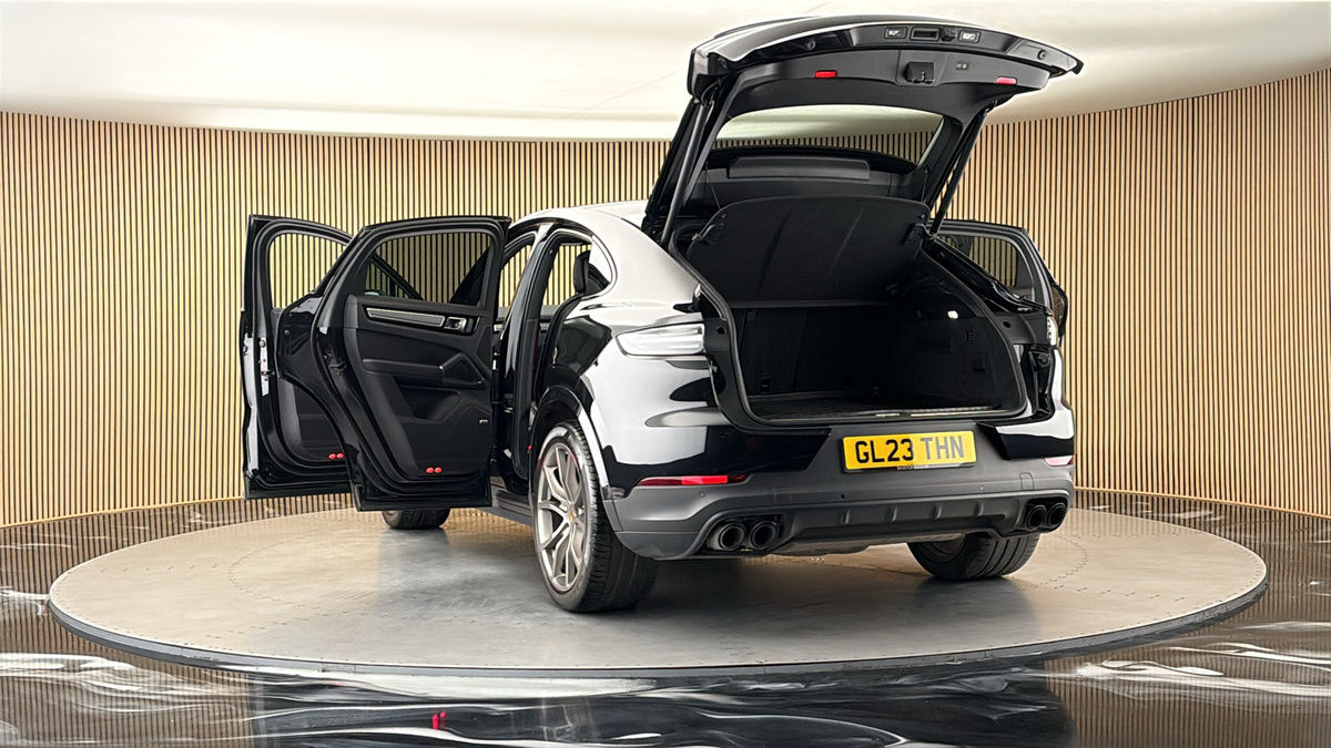 More views of Porsche Cayenne