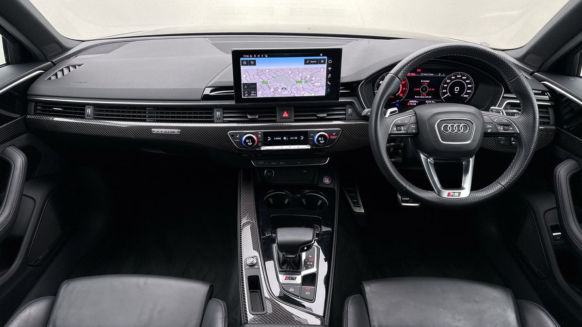 Audi RS4 Avant Image 12