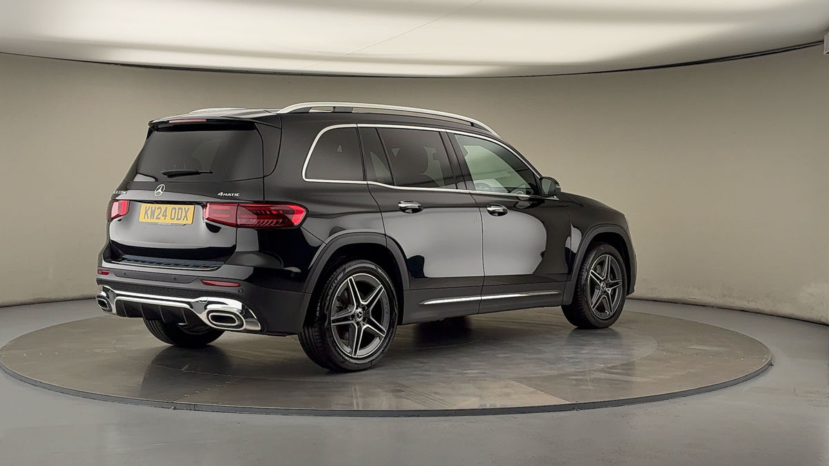Mercedes-Benz GLB Image 21