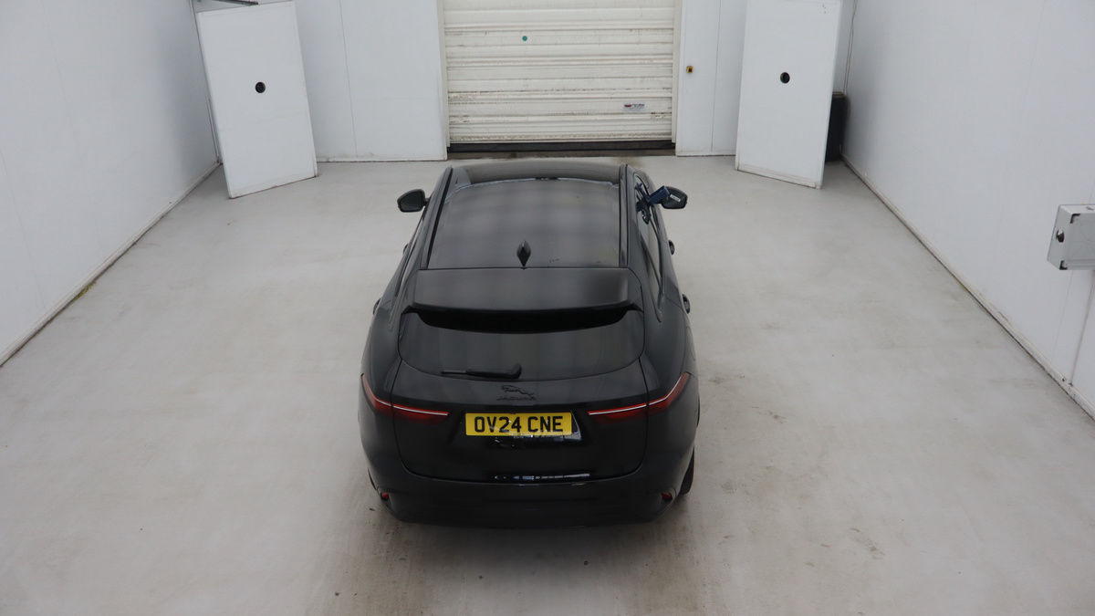 Jaguar F-PACE Image 8
