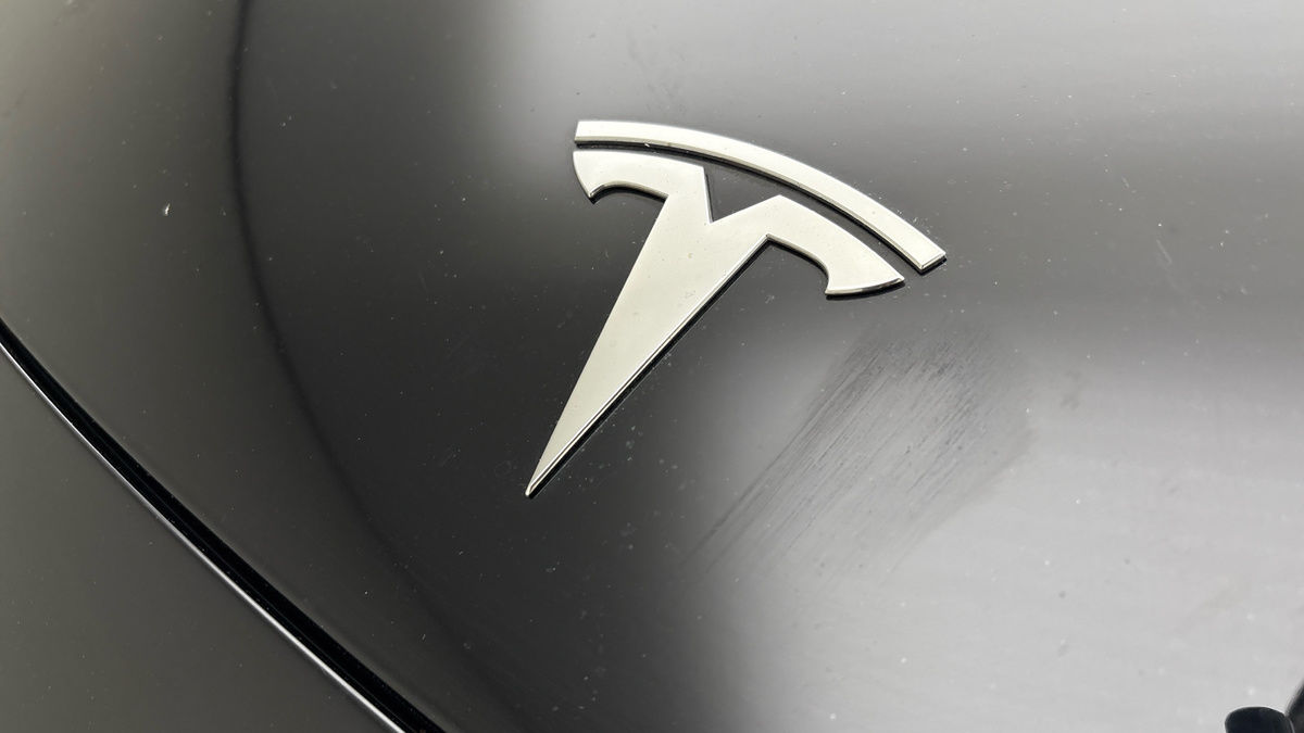 Tesla Model 3 Image 25