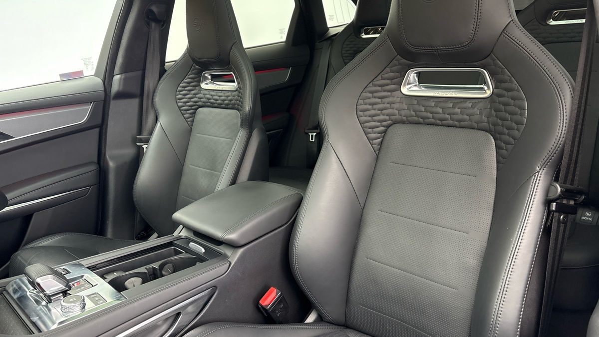 Jaguar F-PACE Image 7