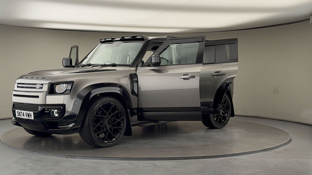 More views of Land Rover Defender 110