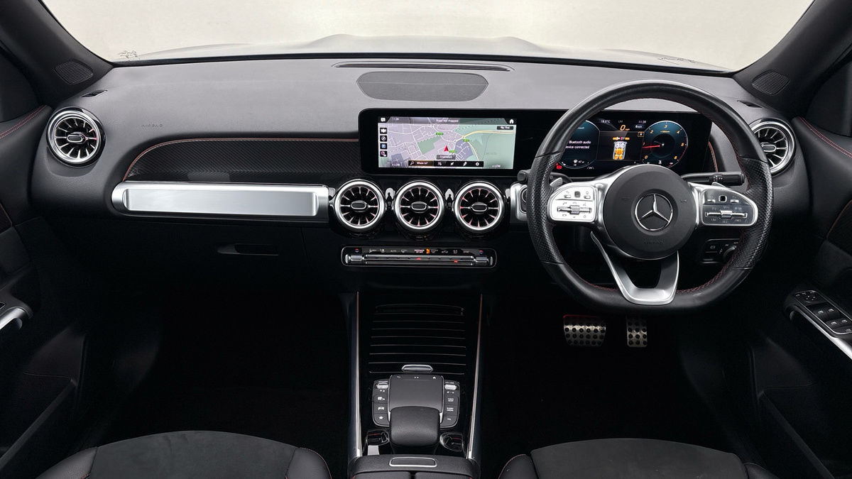 Mercedes-Benz GLB Image 12