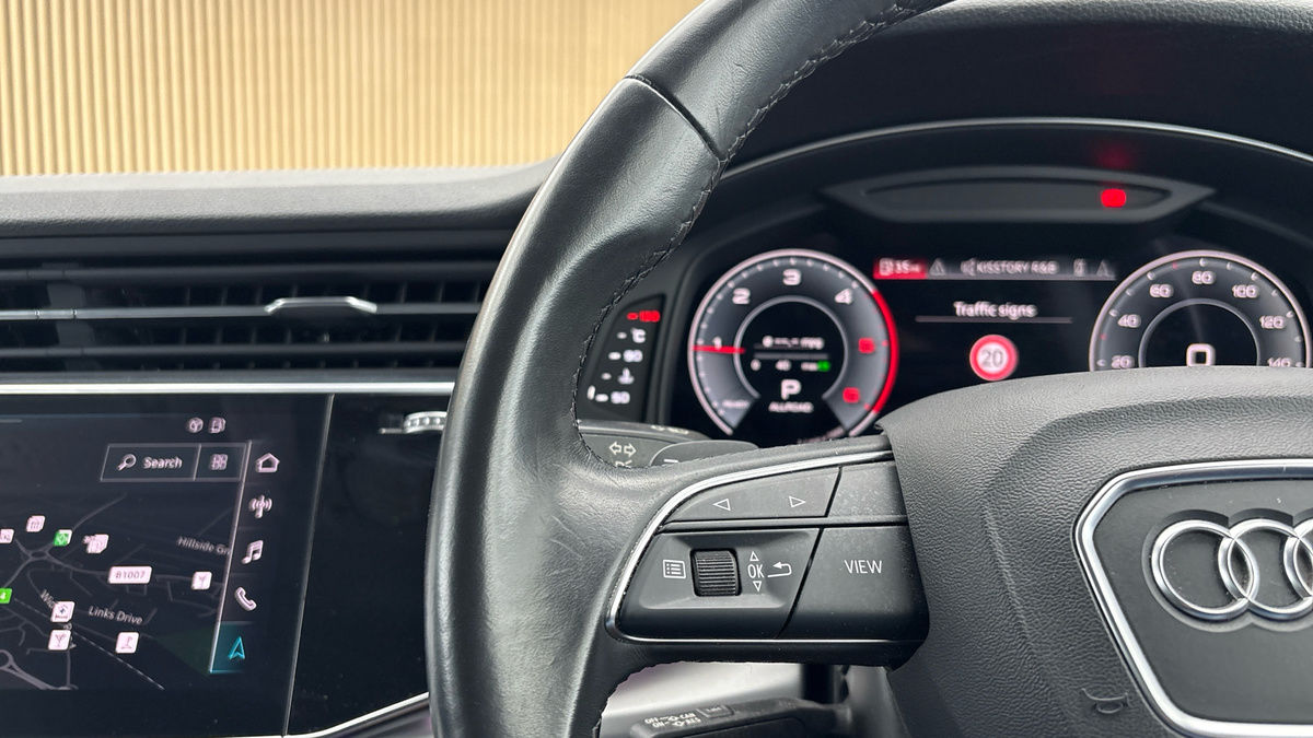 Audi Q7 Image 13