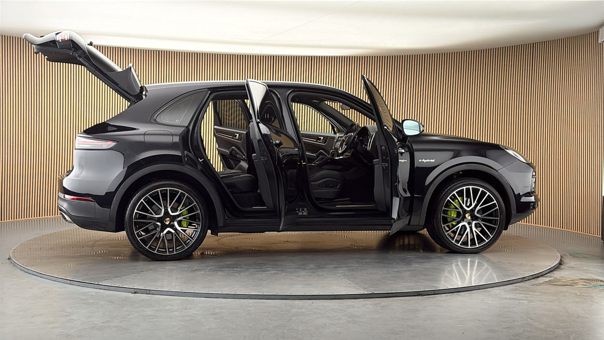 More views of Porsche Cayenne