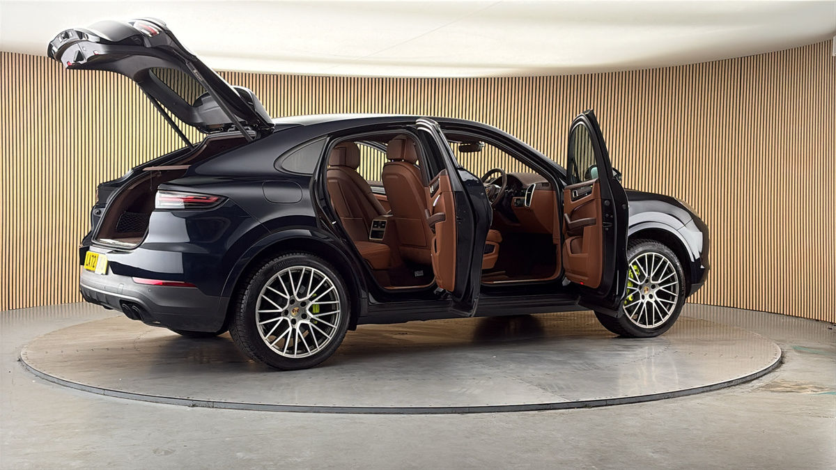 More views of Porsche Cayenne
