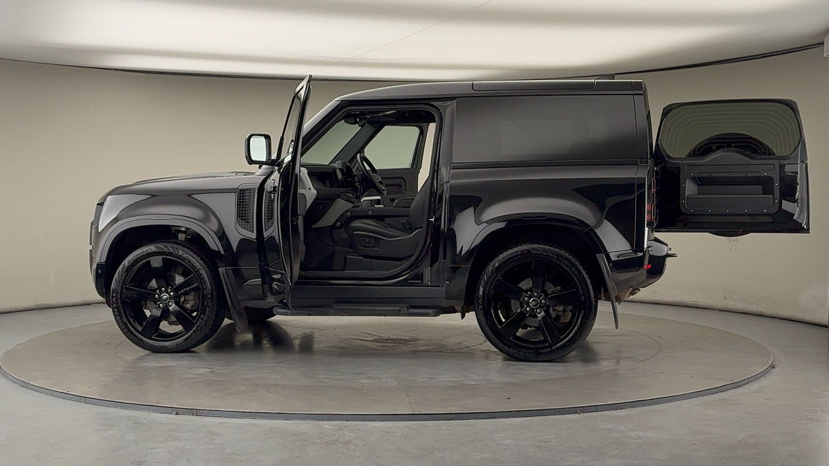 More views of Land Rover Defender 90