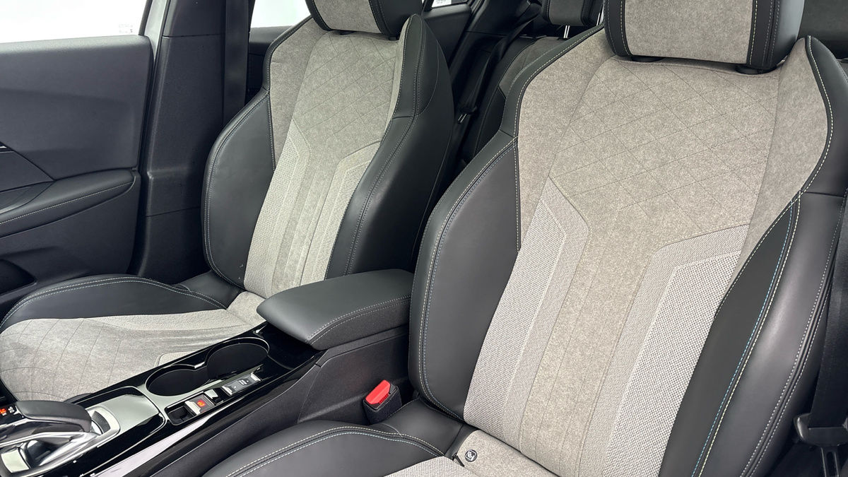 Peugeot E-2008 Image 7