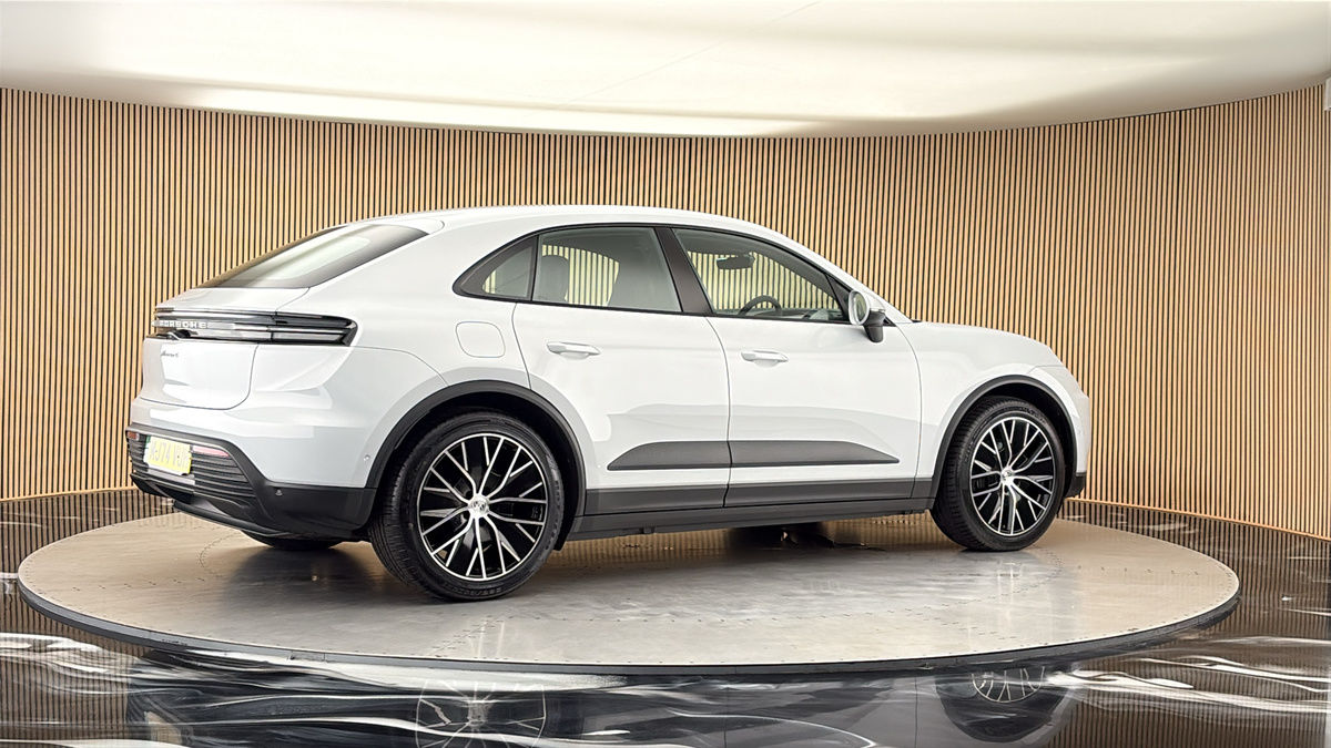 More views of Porsche Macan