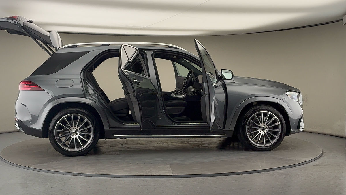 More views of Mercedes-Benz GLE