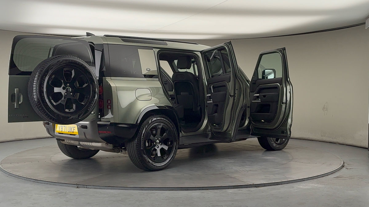 More views of Land Rover Defender 110