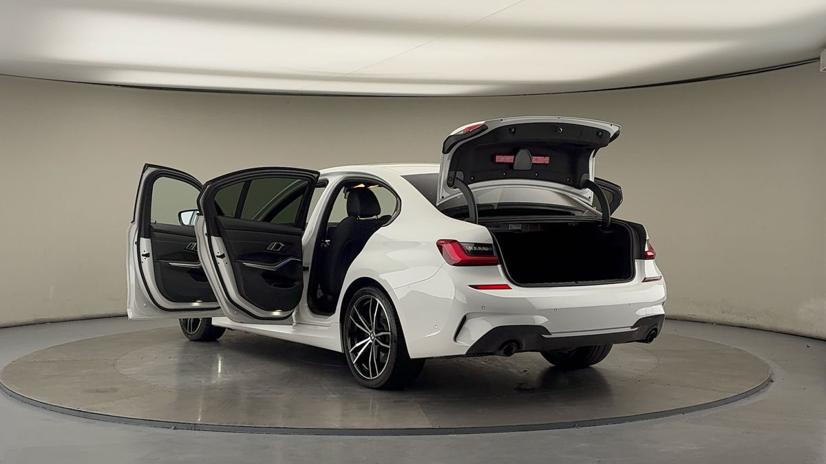 BMW 3 Series Image 23