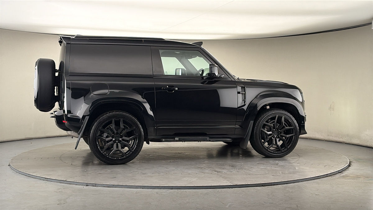 More views of Land Rover Defender 90