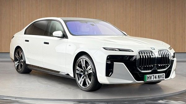 BMW i7
